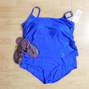 Aviana 2 Piece Plus Size Swimsiut NWT